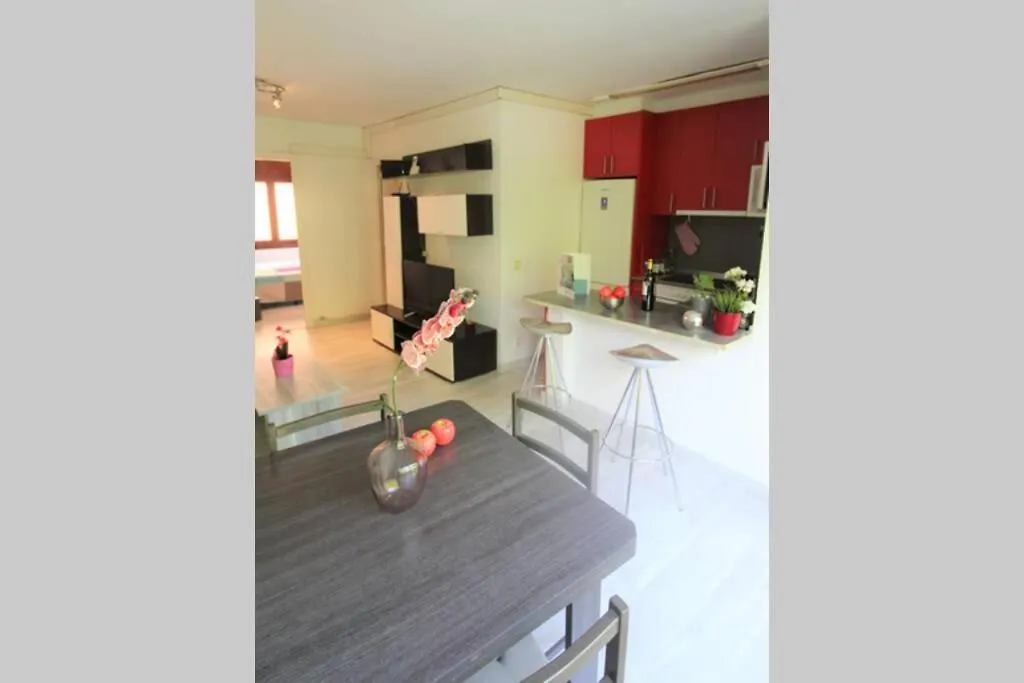 Apartamento A 5 min del MAR caminando, Varias PISCINAS, WIFi KARIM Ampuriabrava