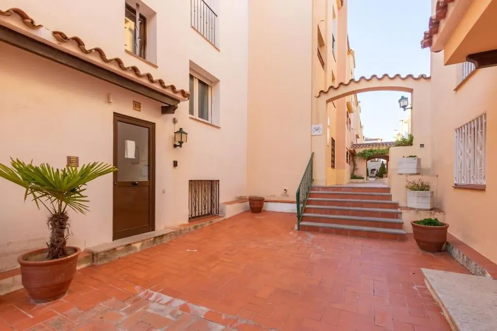 A 5 min del MAR caminando, Varias PISCINAS, WIFi KARIM Ampuriabrava